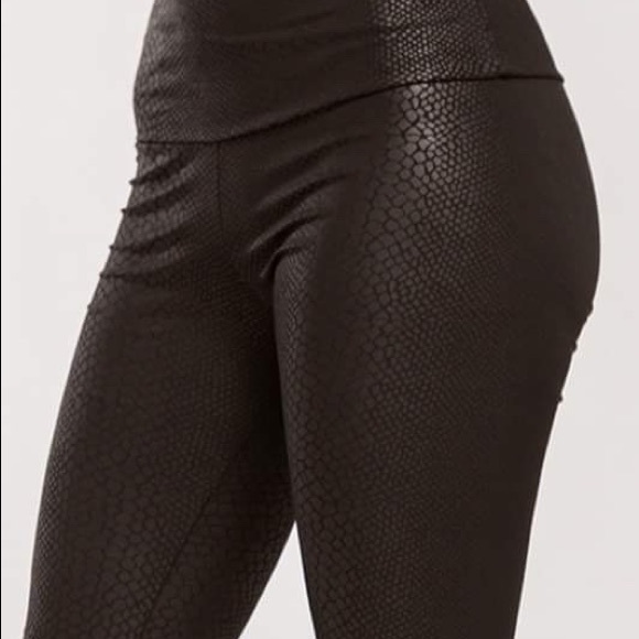 Snakeskin Faux Leather Leggings - Picture 3 of 3